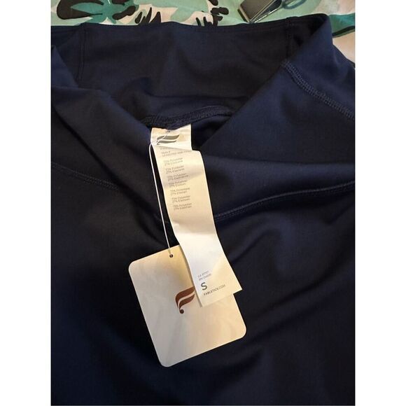 NWT - Fabletics Run Anywhere Motion365 HW 7/8 Legging - Small - Picture 13 of 16
